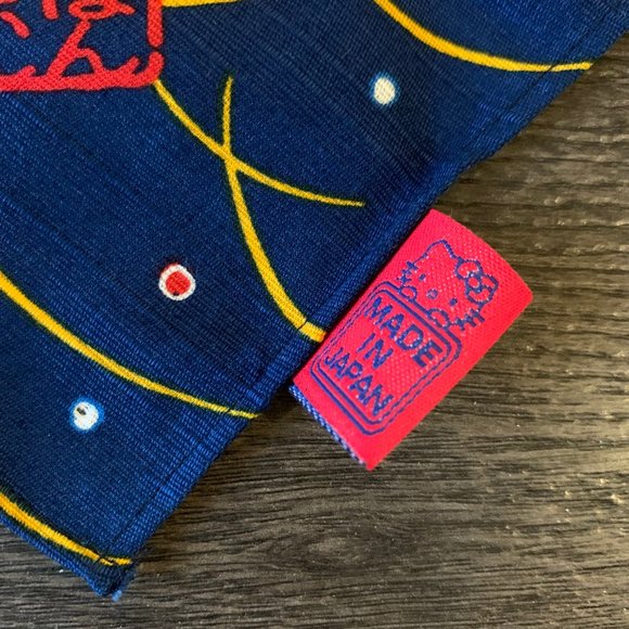 Hello Kitty table cloth / cover cloth with mini bell Made in Japan - Picture 3 of 8